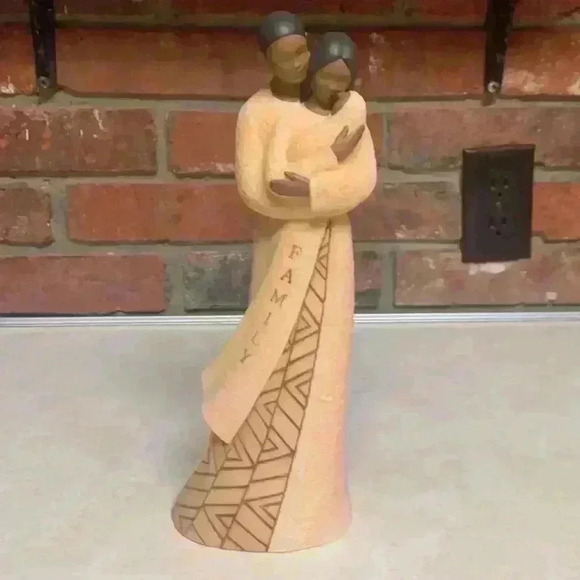 Family Figurine...Couple Holding Their Newborn Baby With a Ribbon Saying FAMILY - Picture 2 of 9